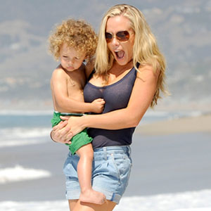 Kendra Wilkinson, Hank Baskett Jr. Kendra Wilkinson, Hank Baskett Jr.